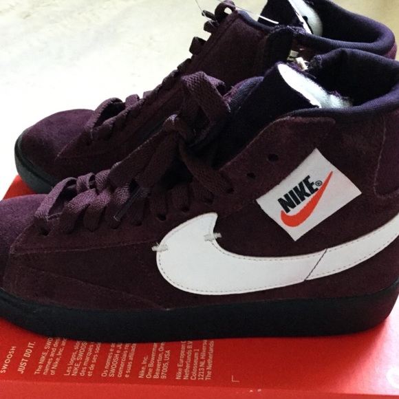 nike blazer burgundy
